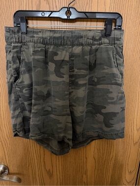 Social Standard By Sanctuary Camo Elastic-Waist Women's Shorts - Size L